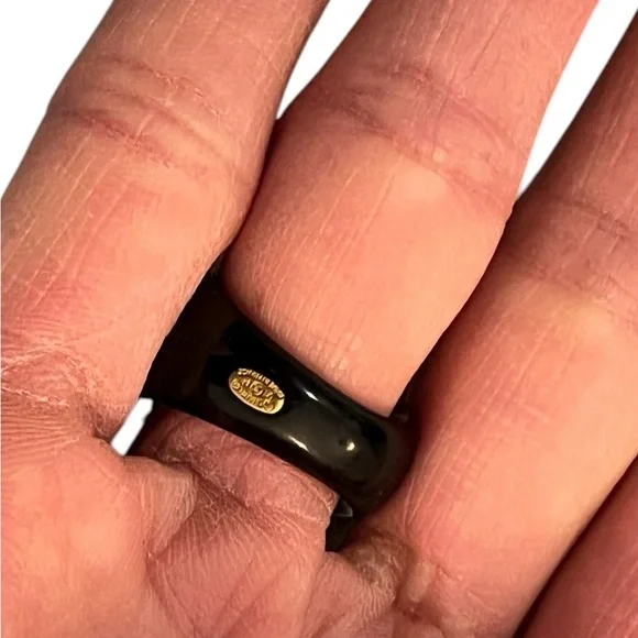 π¨πππππππ πππππ¨ π€πππππππ€Logo resin ring - Picture 4 of 4